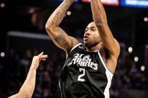  独行侠东契奇妙传引领进攻高潮