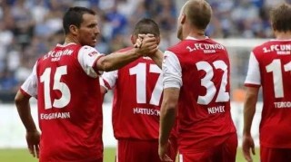  兹维列夫底线相持，力克劲敌斩获柏林站