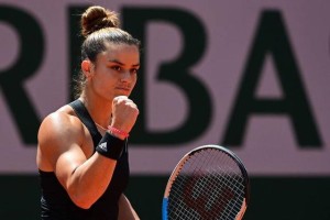  斯维亚泰克卫冕成功，罗兰加洛斯再捧金杯