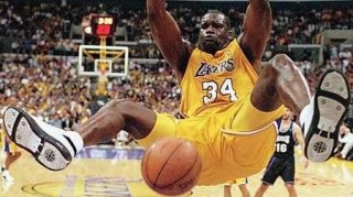  内线巨兽统治篮下，篮板怪兽筑起禁飞区