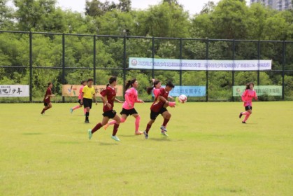  青少年足球锦标赛落幕，潜力新苗脱颖而出  