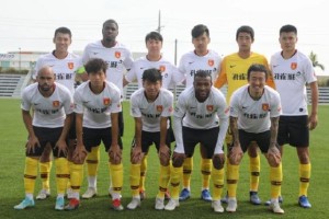  网坛新星闪耀赛场，青春风暴席卷大满贯