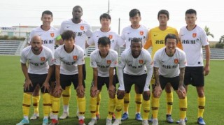  网坛新星闪耀赛场，青春风暴席卷大满贯