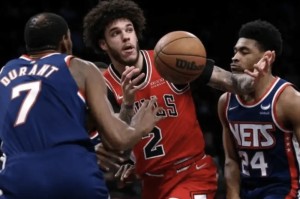  杜兰特关键球命中篮网险胜公牛