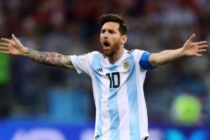 梅西领衔阿根廷勇夺世界杯冠军