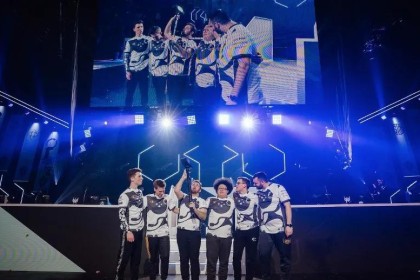  彩虹六号围攻国际赛开幕，战术执行考验团队默契度  