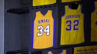  篮球纪录片热播，回顾经典瞬间感动人心