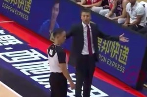  裁判判罚引争议，赛后复盘聚焦热点