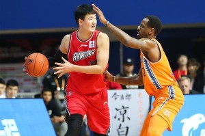  深圳马可波罗加时惜败于上海久事男篮