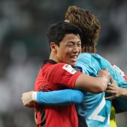  亚洲杯八强战，日本队加时淘汰韩国晋级