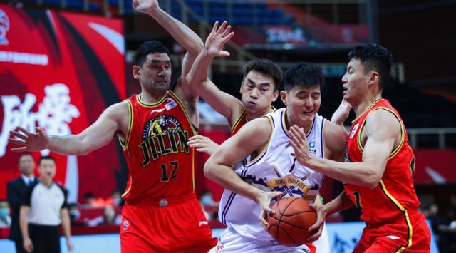  北控男篮多点开花，主场大胜南京同曦队