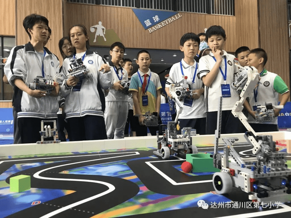  电竞新星闪耀赛场，青年选手勇夺桂冠