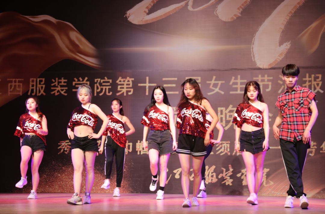  女子电竞战队崛起，巾帼英姿不让须眉