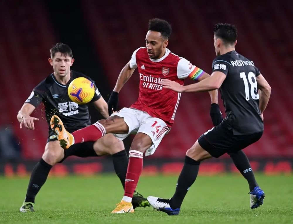  热刺主场迎战曼联演绎英超焦点战役万众瞩目