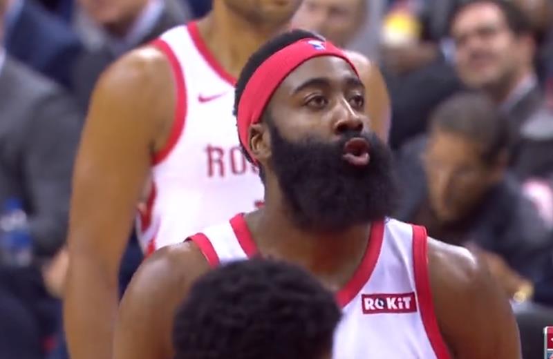  年轻教练运筹帷幄，战术革新激活球队潜能