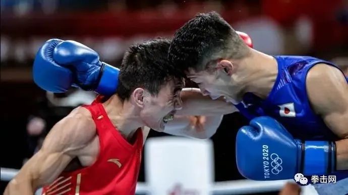  裁判判罚引发争议，赛后采访暗流涌动