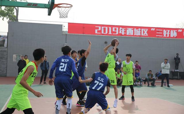  青少年篮球联赛开幕，青春风暴席卷赛场